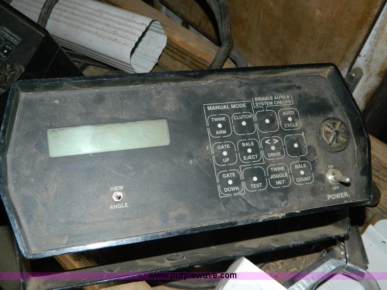 image for item G7890 1994 Case IH 8465 round baler