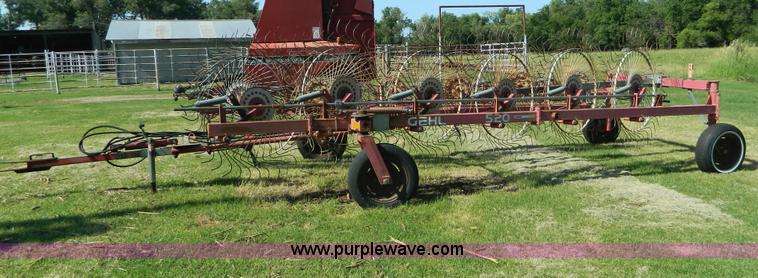 image for item G7891 Gehl 520 12 wheel rake