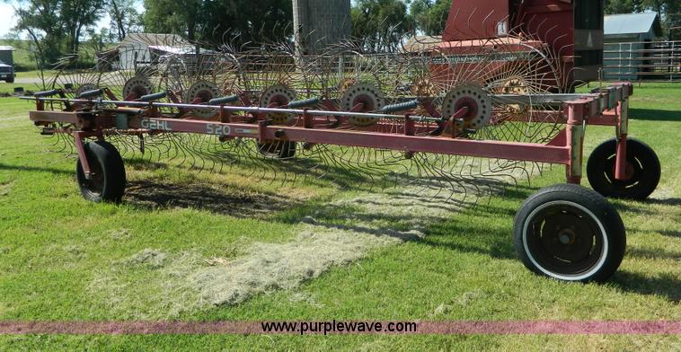 image for item G7891 Gehl 520 12 wheel rake