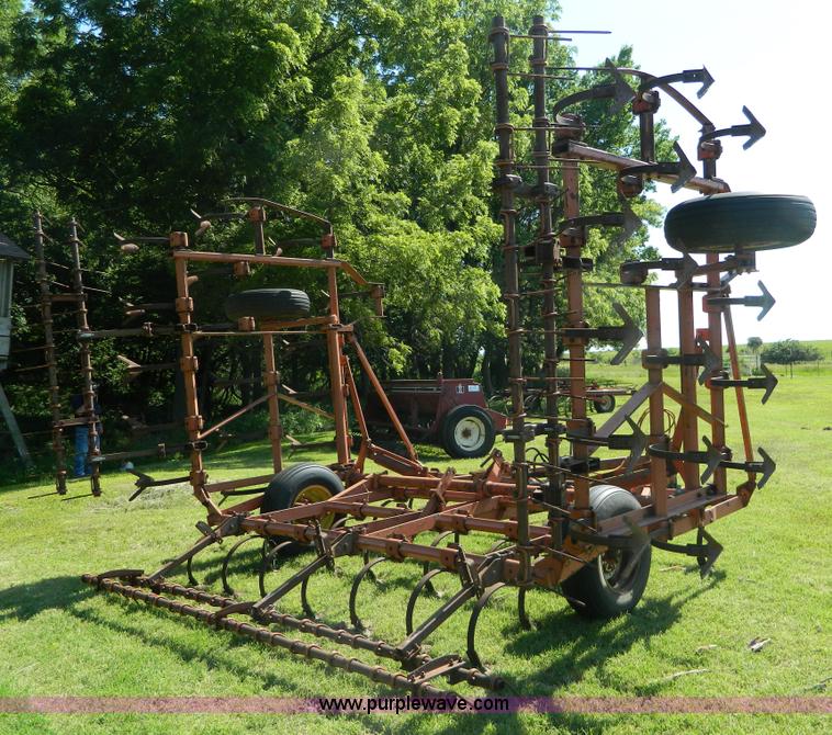 image for item G7893 Allis Chalmers 1300 field cultivator