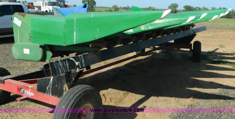 image for item G7897 John Deere corn header