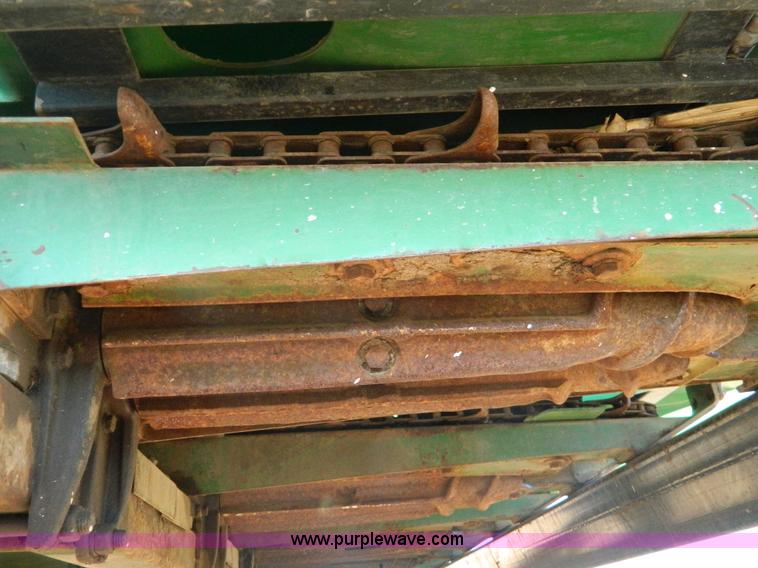 image for item G7897 John Deere corn header