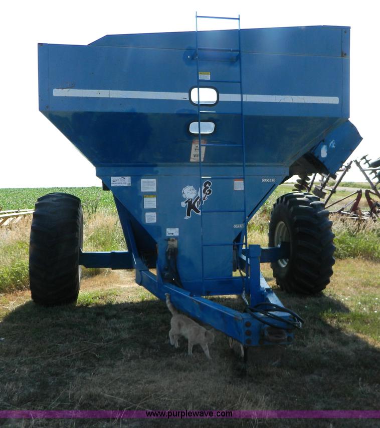 image for item G7942 Kinze 450C grain cart