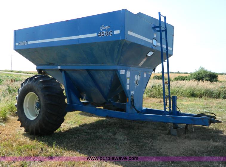image for item G7942 Kinze 450C grain cart