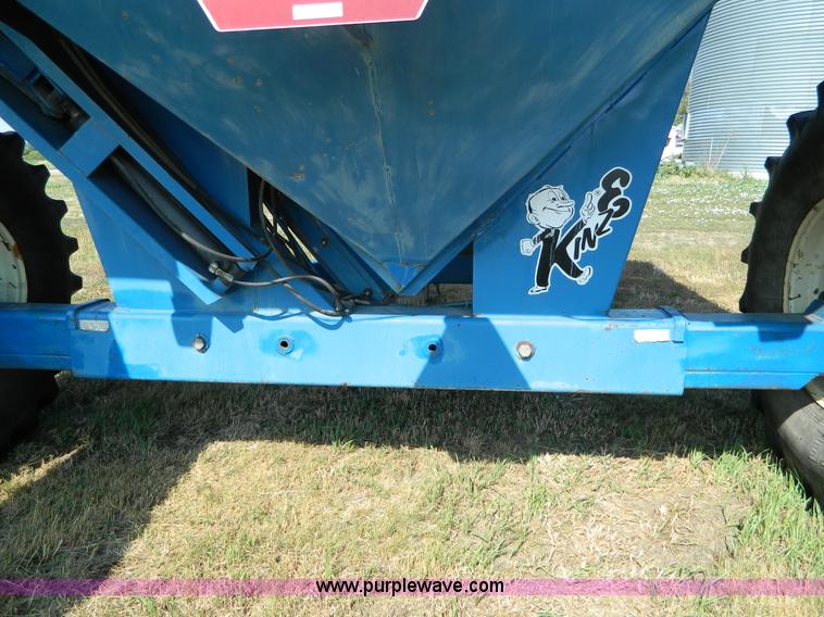 image for item G7942 Kinze 450C grain cart