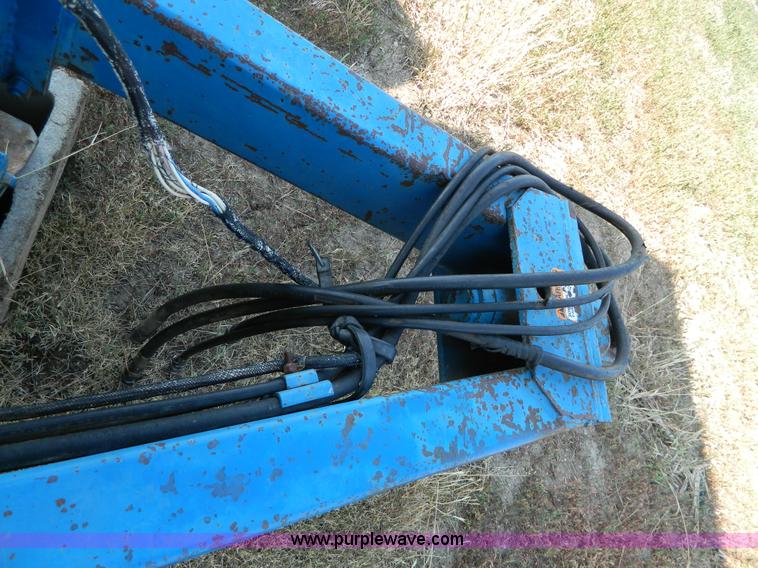 image for item G7942 Kinze 450C grain cart