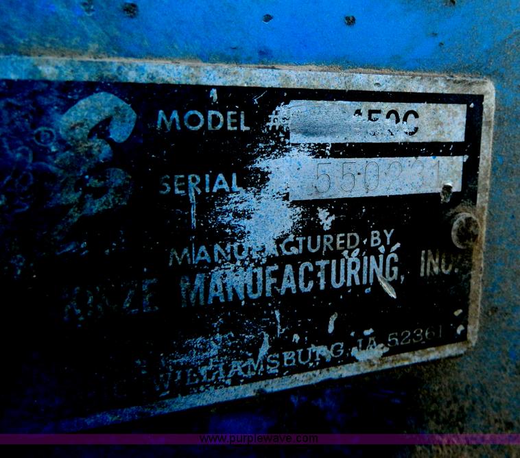 image for item G7942 Kinze 450C grain cart