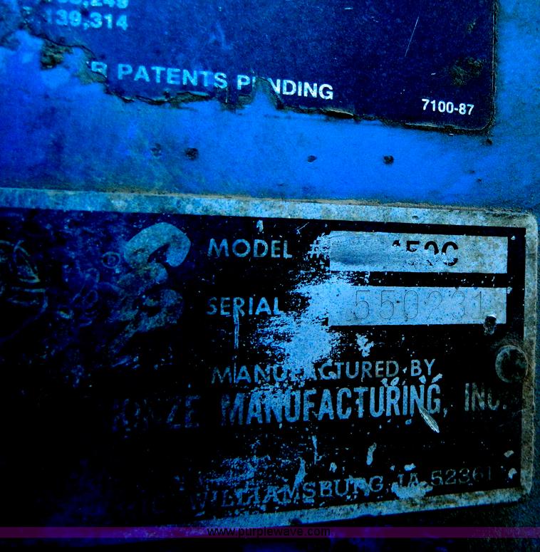 image for item G7942 Kinze 450C grain cart