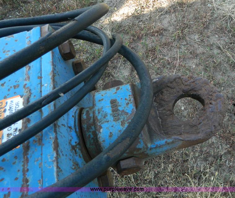 image for item G7942 Kinze 450C grain cart