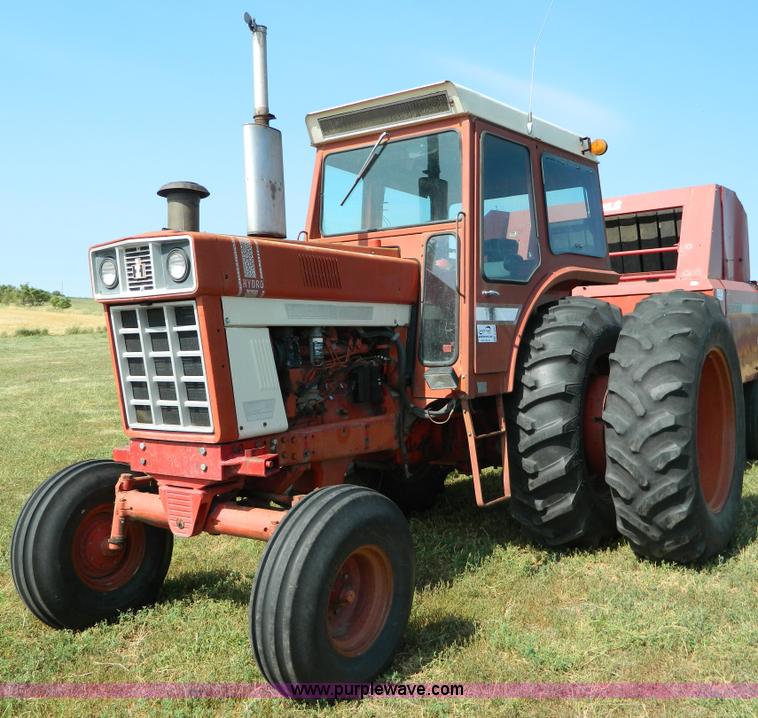 image for item G7944 1973 International 100 Hydro tractor