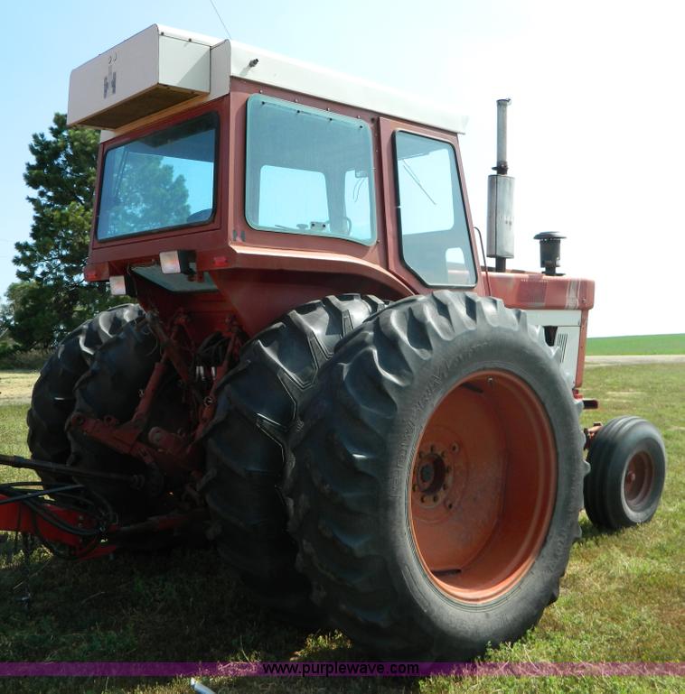 image for item G7944 1973 International 100 Hydro tractor