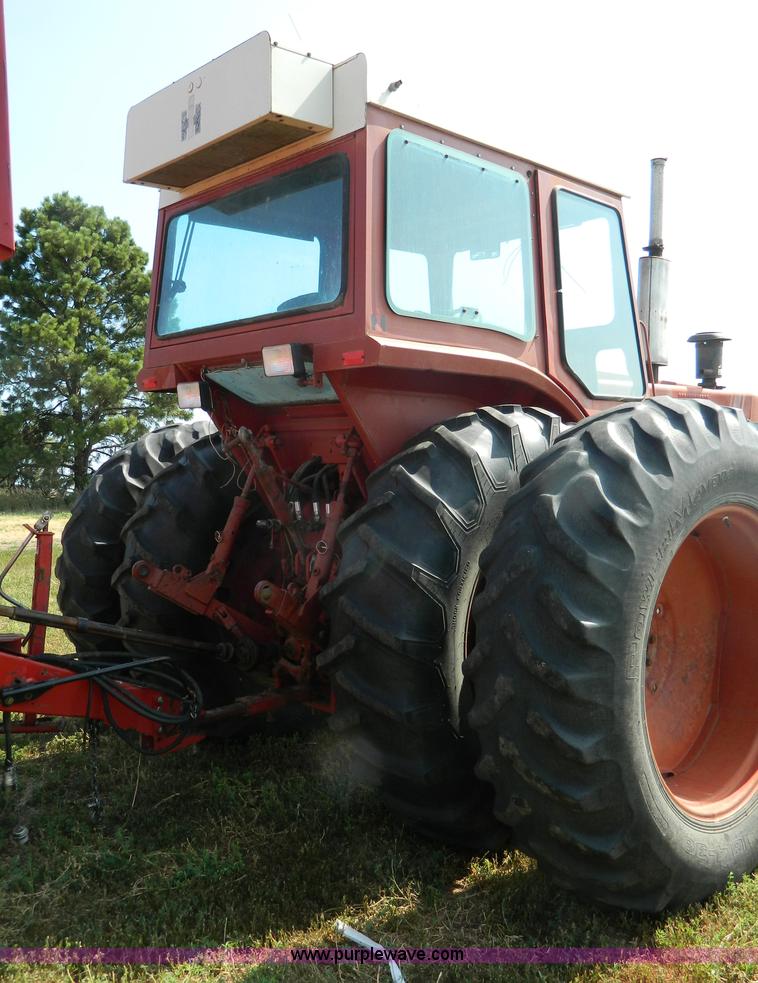 image for item G7944 1973 International 100 Hydro tractor