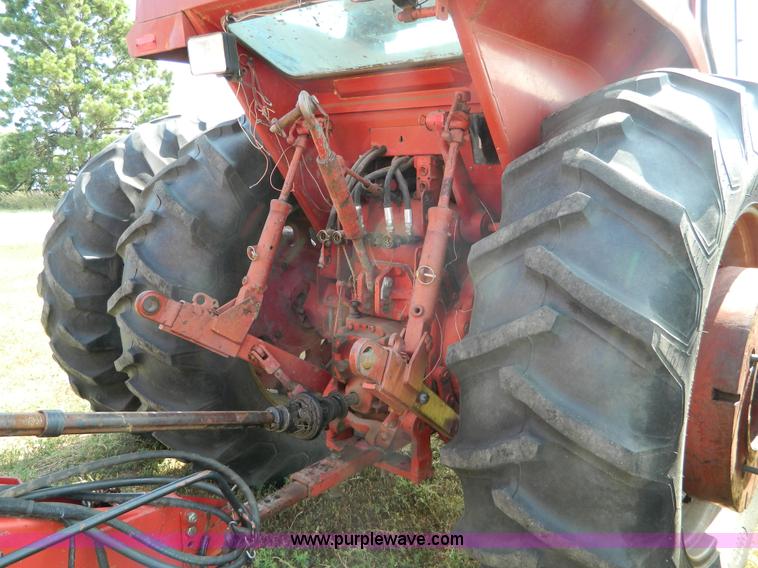 image for item G7944 1973 International 100 Hydro tractor