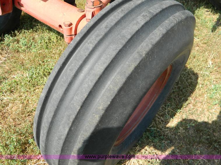 image for item G7944 1973 International 100 Hydro tractor