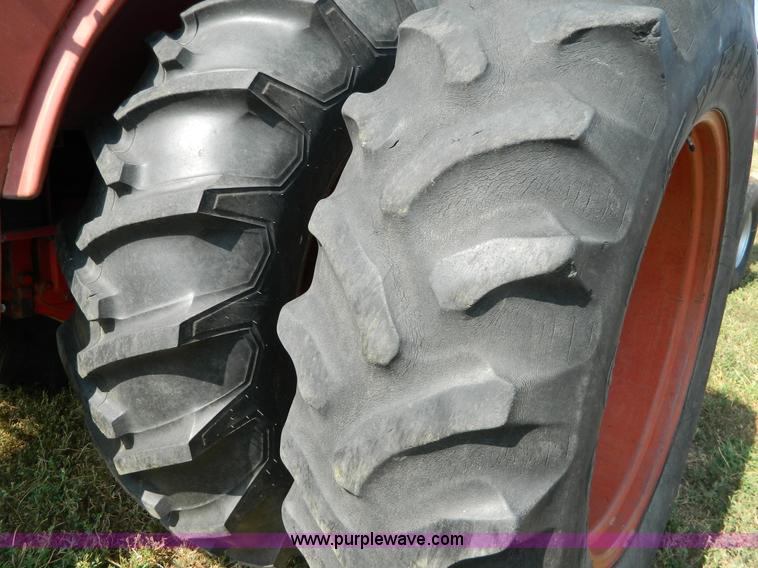 image for item G7944 1973 International 100 Hydro tractor