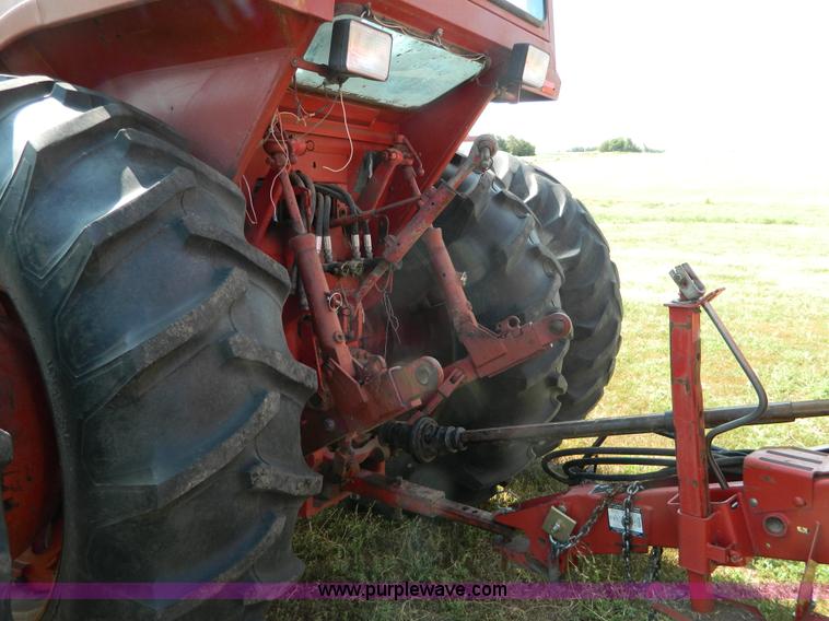 image for item G7944 1973 International 100 Hydro tractor