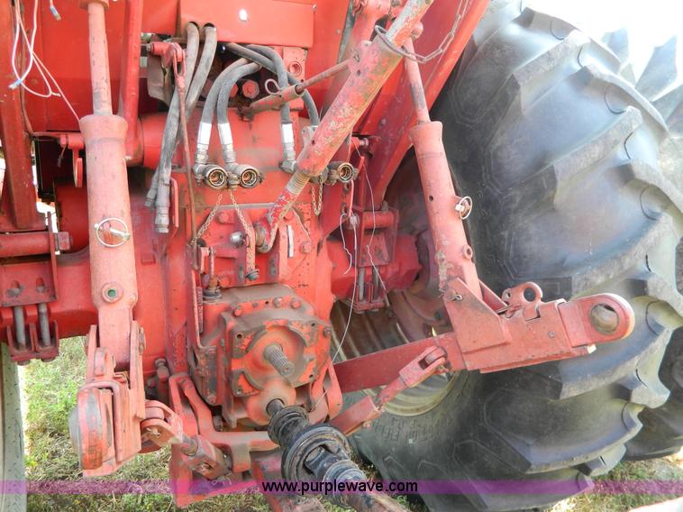 image for item G7944 1973 International 100 Hydro tractor