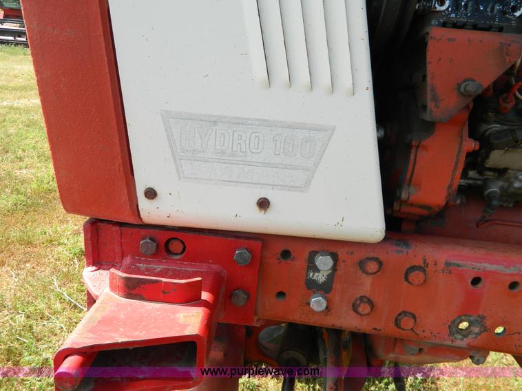 image for item G7944 1973 International 100 Hydro tractor