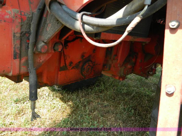 image for item G7944 1973 International 100 Hydro tractor