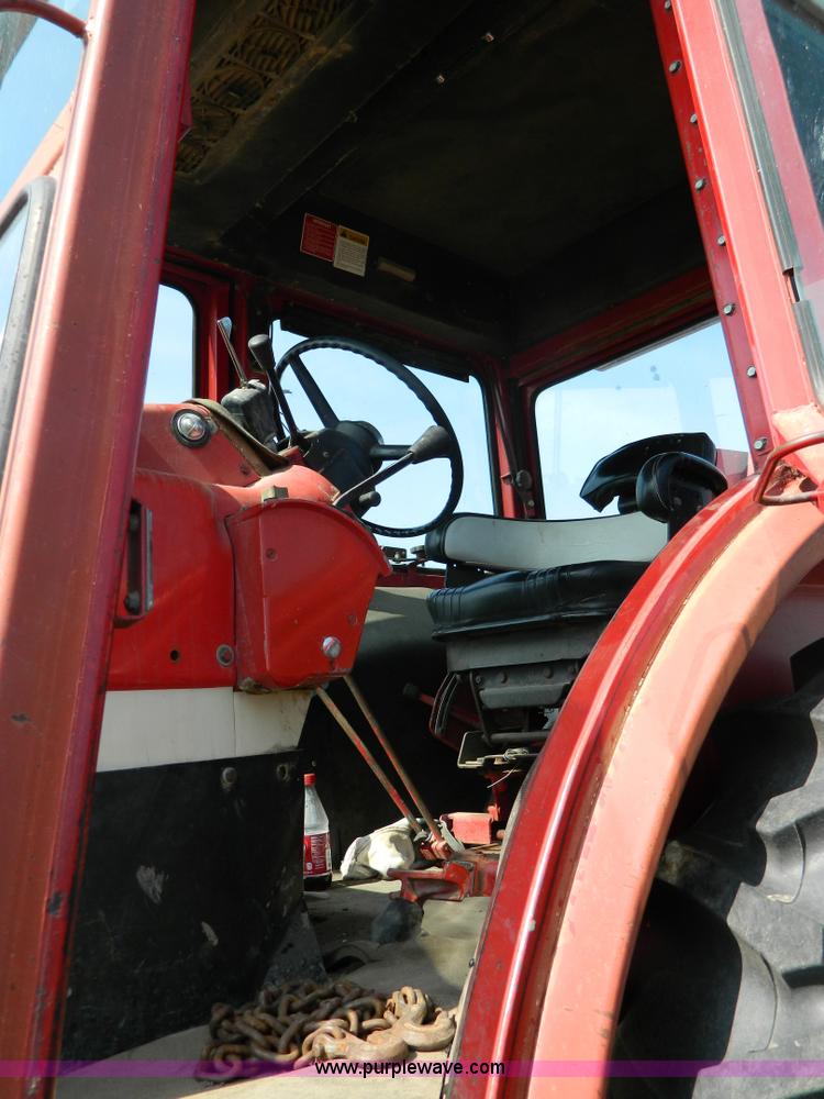 image for item G7944 1973 International 100 Hydro tractor