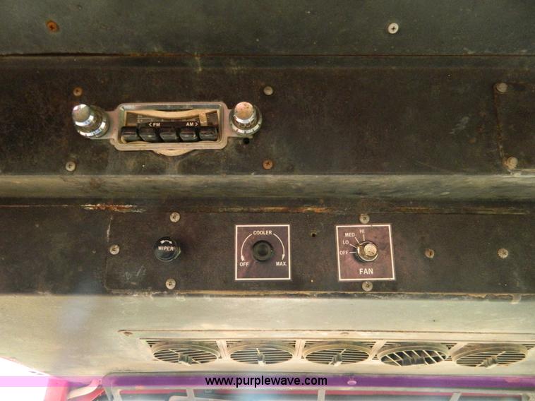 image for item G7944 1973 International 100 Hydro tractor