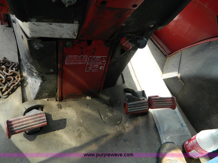 image for item G7944 1973 International 100 Hydro tractor