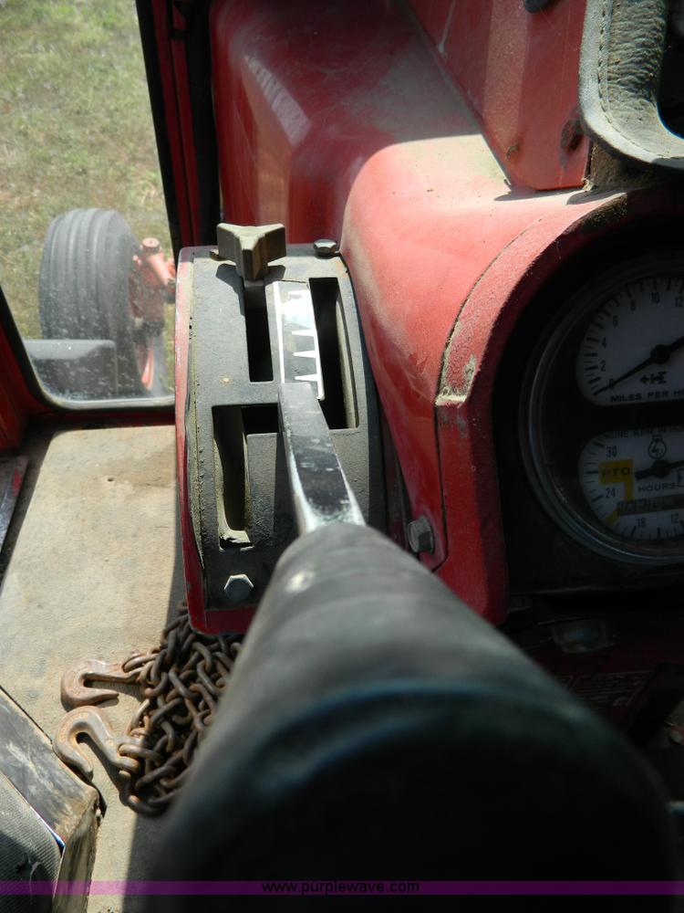 image for item G7944 1973 International 100 Hydro tractor