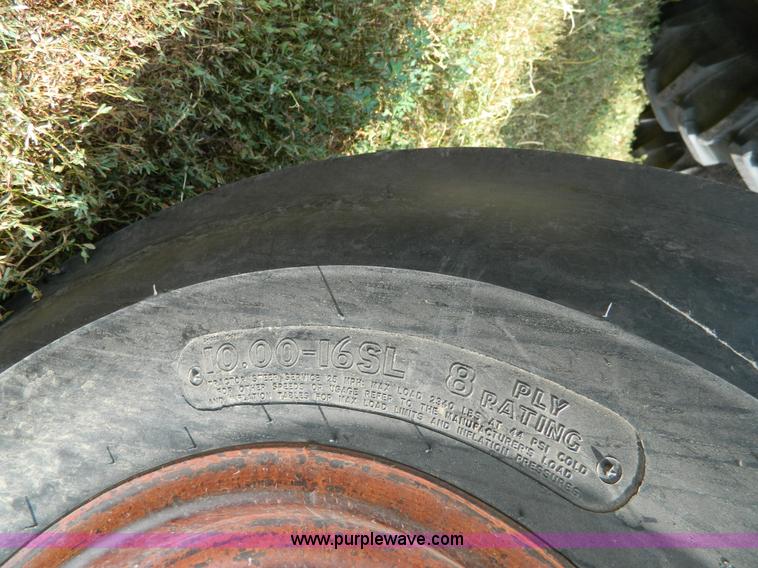 image for item G7944 1973 International 100 Hydro tractor