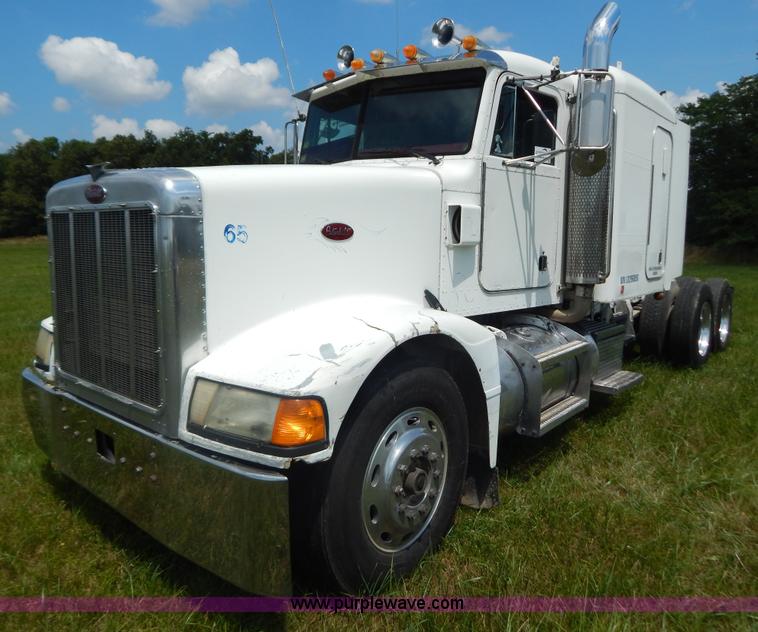 image for item G9475 1990 Peterbilt 377 semi truck