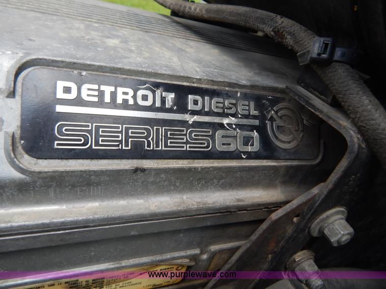 image for item G9475 1990 Peterbilt 377 semi truck