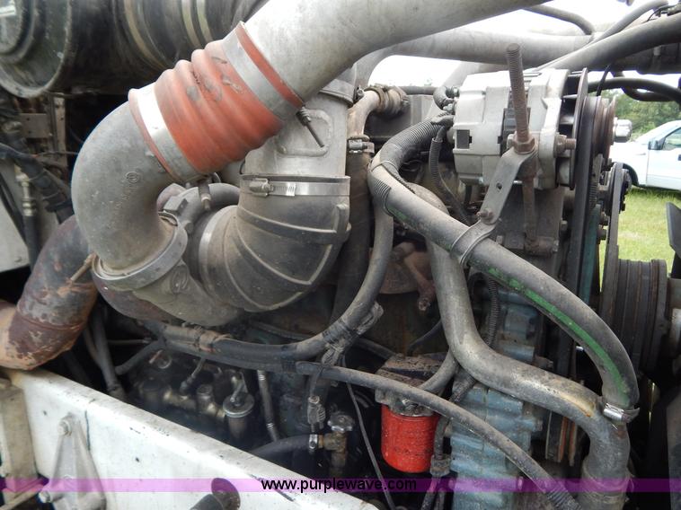 image for item G9475 1990 Peterbilt 377 semi truck