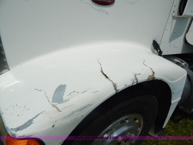 image for item G9475 1990 Peterbilt 377 semi truck