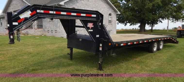 image for item G9476 2007 PJ gooseneck trailer