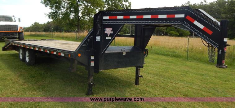 image for item G9476 2007 PJ gooseneck trailer