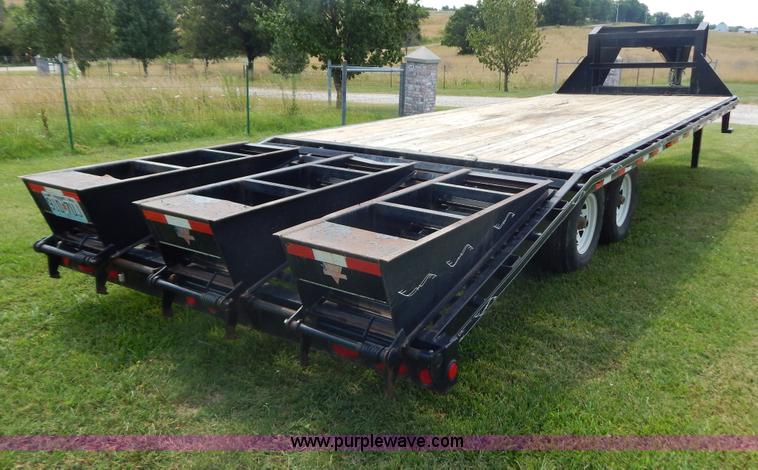 image for item G9476 2007 PJ gooseneck trailer