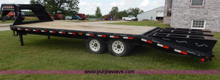 image for item G9476 2007 PJ gooseneck trailer