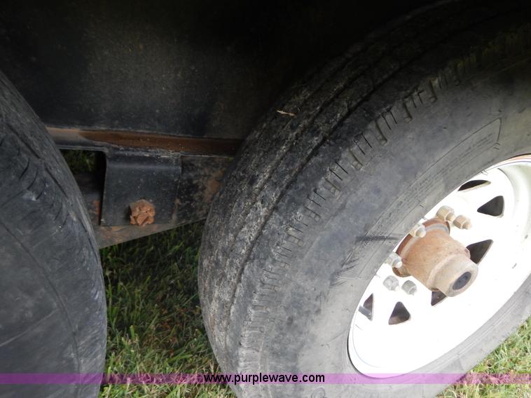 image for item G9476 2007 PJ gooseneck trailer