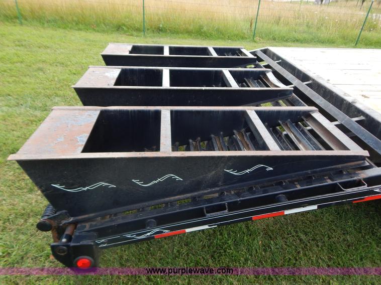 image for item G9476 2007 PJ gooseneck trailer