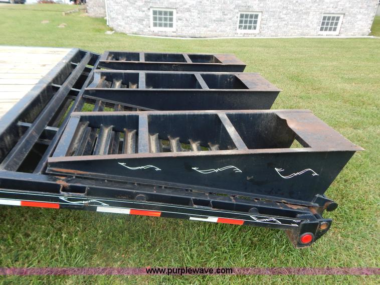 image for item G9476 2007 PJ gooseneck trailer