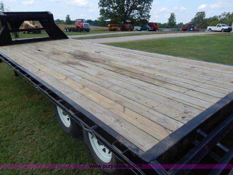 image for item G9476 2007 PJ gooseneck trailer