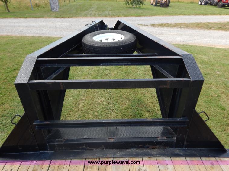 image for item G9476 2007 PJ gooseneck trailer