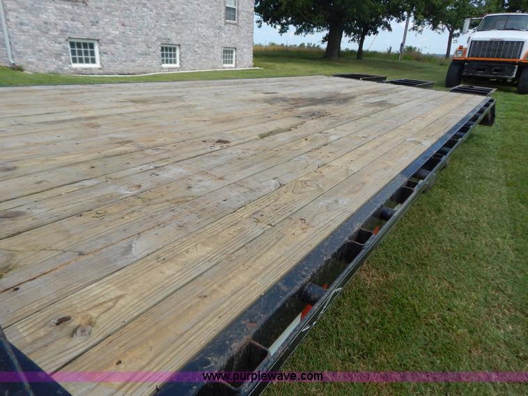 image for item G9476 2007 PJ gooseneck trailer