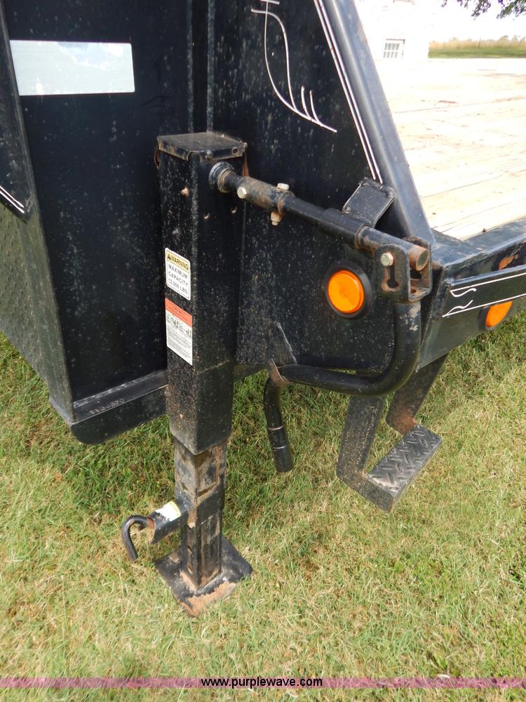 image for item G9476 2007 PJ gooseneck trailer