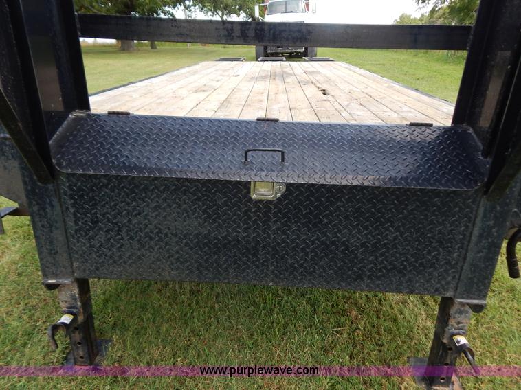 image for item G9476 2007 PJ gooseneck trailer