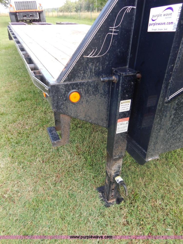 image for item G9476 2007 PJ gooseneck trailer