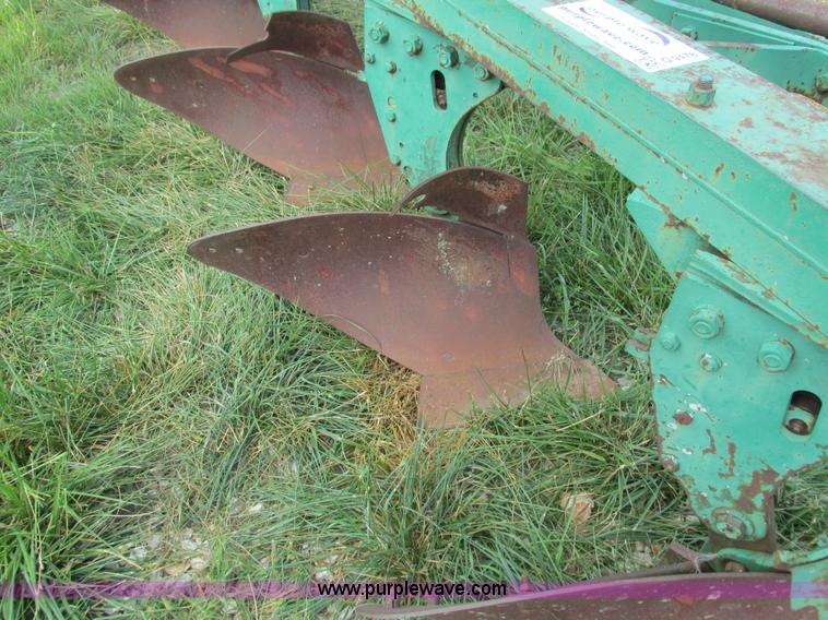 image for item G9478 John Deere six bottom plow