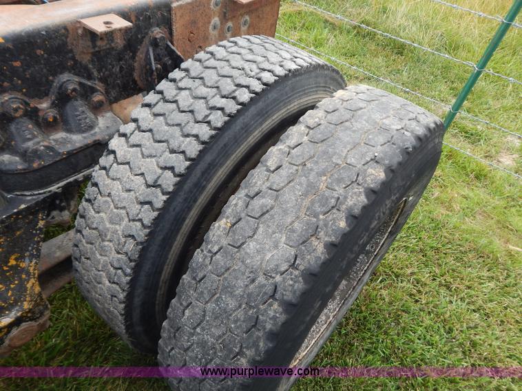 image for item G9480 1979 Ford 8000 cab and chassis