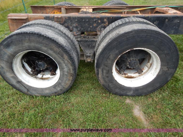 image for item G9480 1979 Ford 8000 cab and chassis