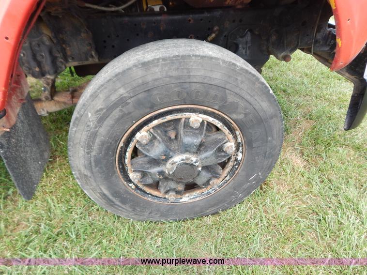 image for item G9480 1979 Ford 8000 cab and chassis