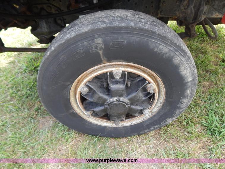 image for item G9480 1979 Ford 8000 cab and chassis